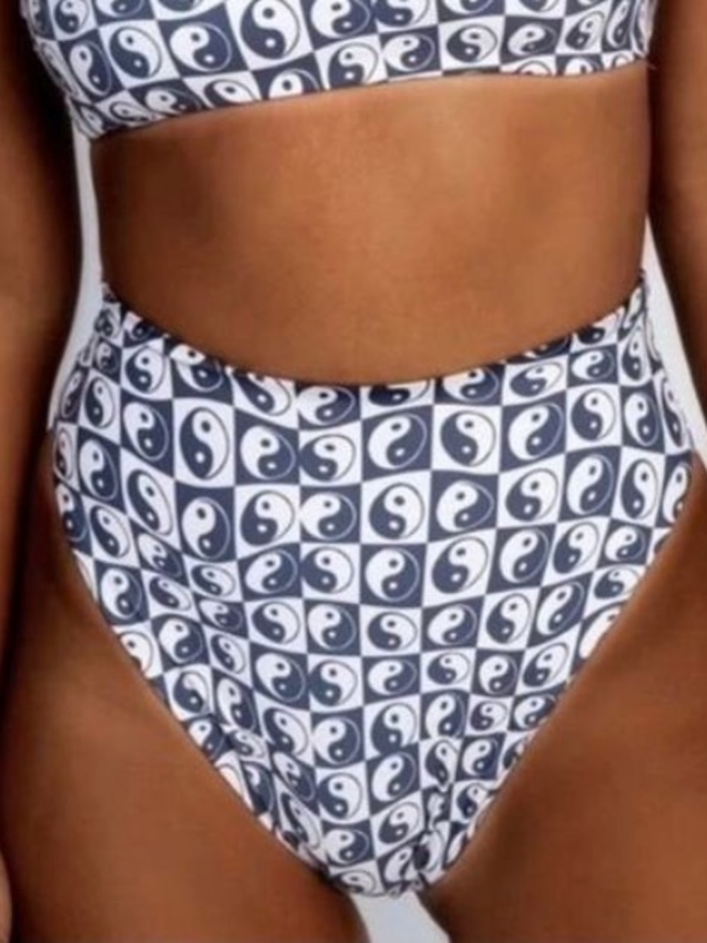 Skatie Monroe Bottoms in Barbados Size Medium